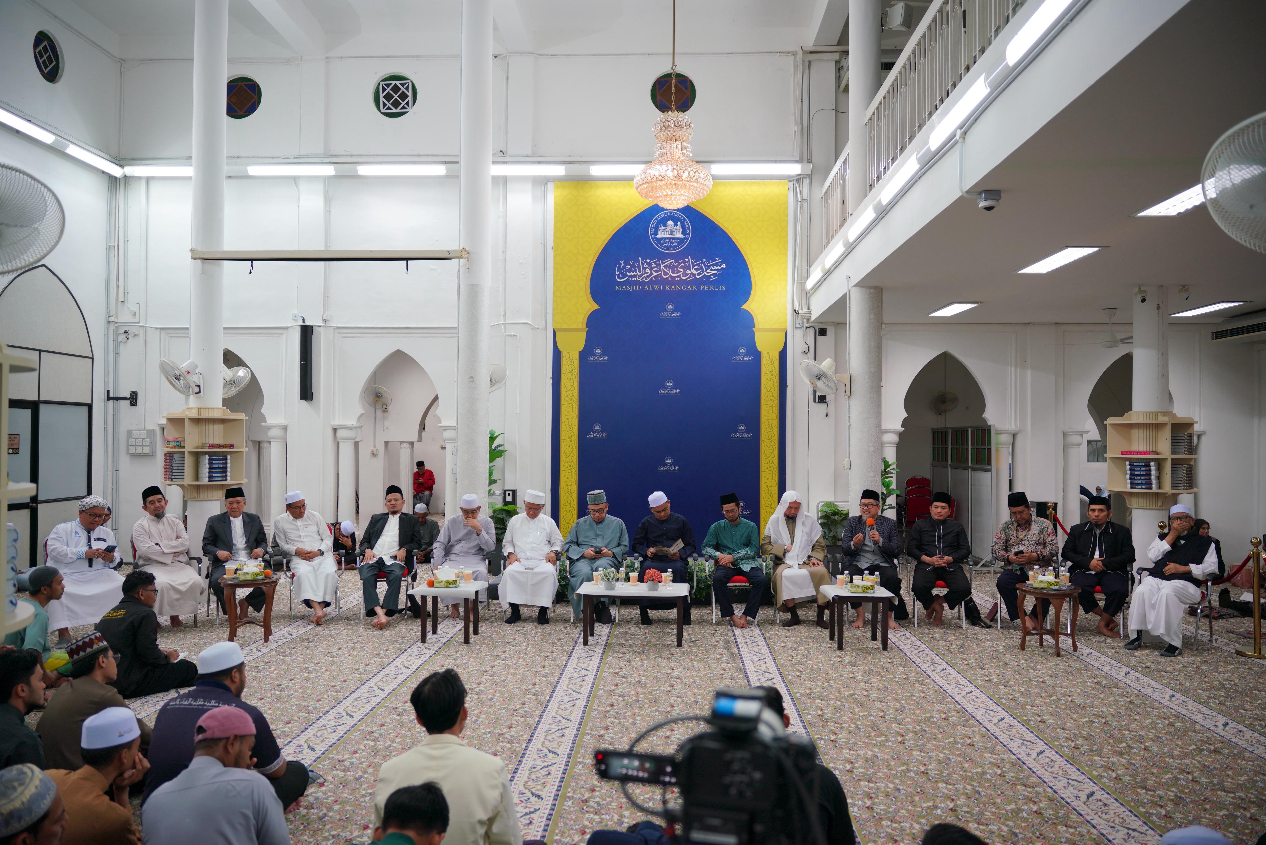 Tausiyah Maghrib Ilmuwan Nusantara di Masjid Alwi Perkukuh Silaturahim Ilmu Serantau