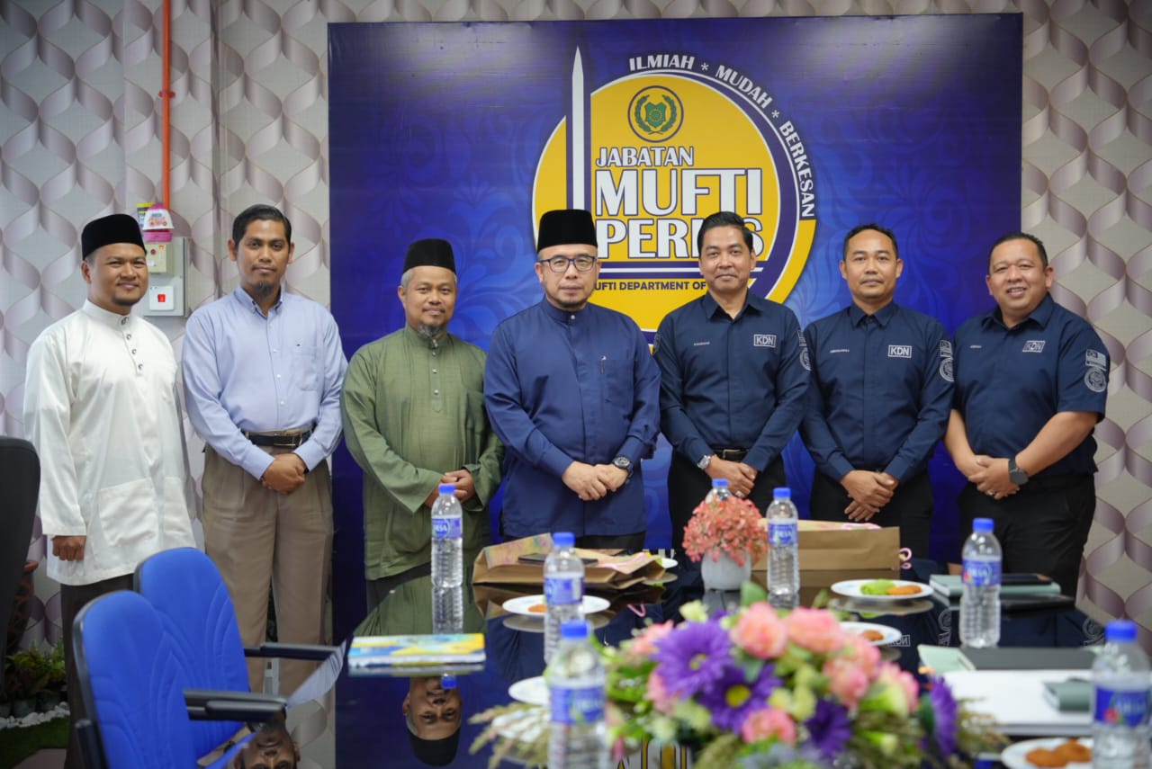 Kunjungan Hormat KDN Perkukuh Usaha Sama
