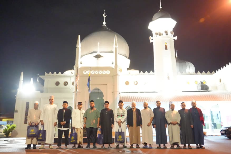 Tausiah Maghrib Bersama Ilmuwan Nusantara Meriahkan Masjid Alwi, Kangar