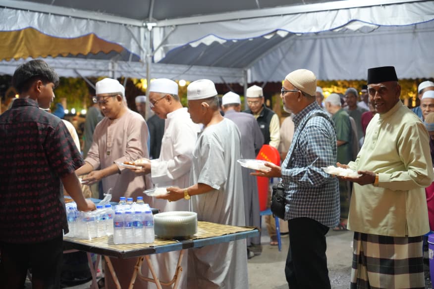 Kuliah Bulughul Maram Siri 300 dan Majlis Apresiasi Petugas PS11 Berlangsung Meriah