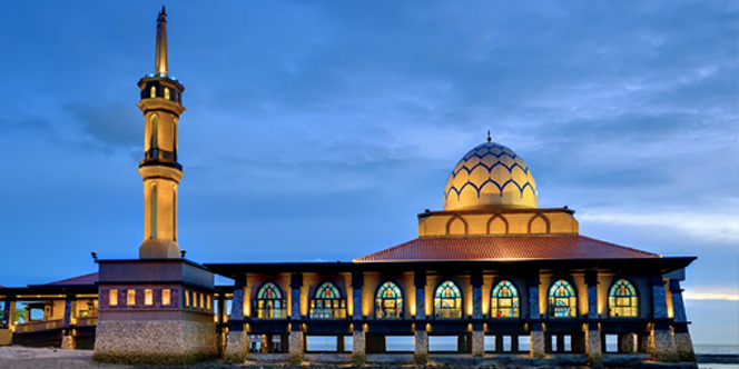 Masjid-Al-Hussain-Masjid-Terapung-perlis.jpg