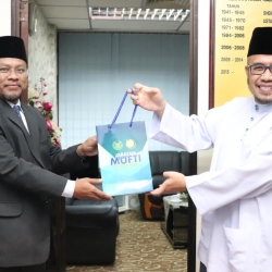 Kunjungan hormat YAA Tn Haji Ibrahim Deris Hakim Mahkamah Syariah Negeri Perlis ke Jabatan Mufti Negeri Perlis (03062020)